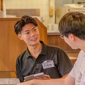 にぎわい酒場 万 本店　松下　祐己